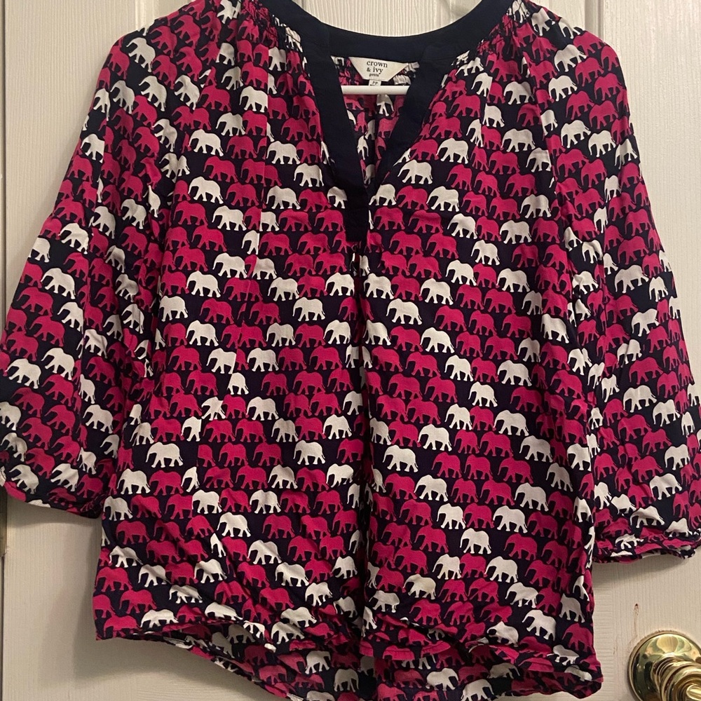 Crown and Ivy Pink and White Elephant Top size SP
